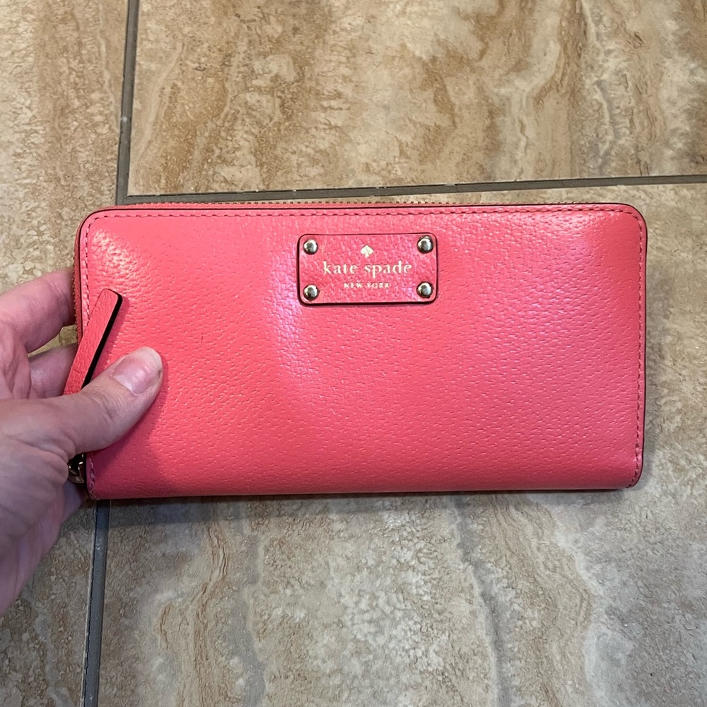 VGUC Kate Spade Wallet